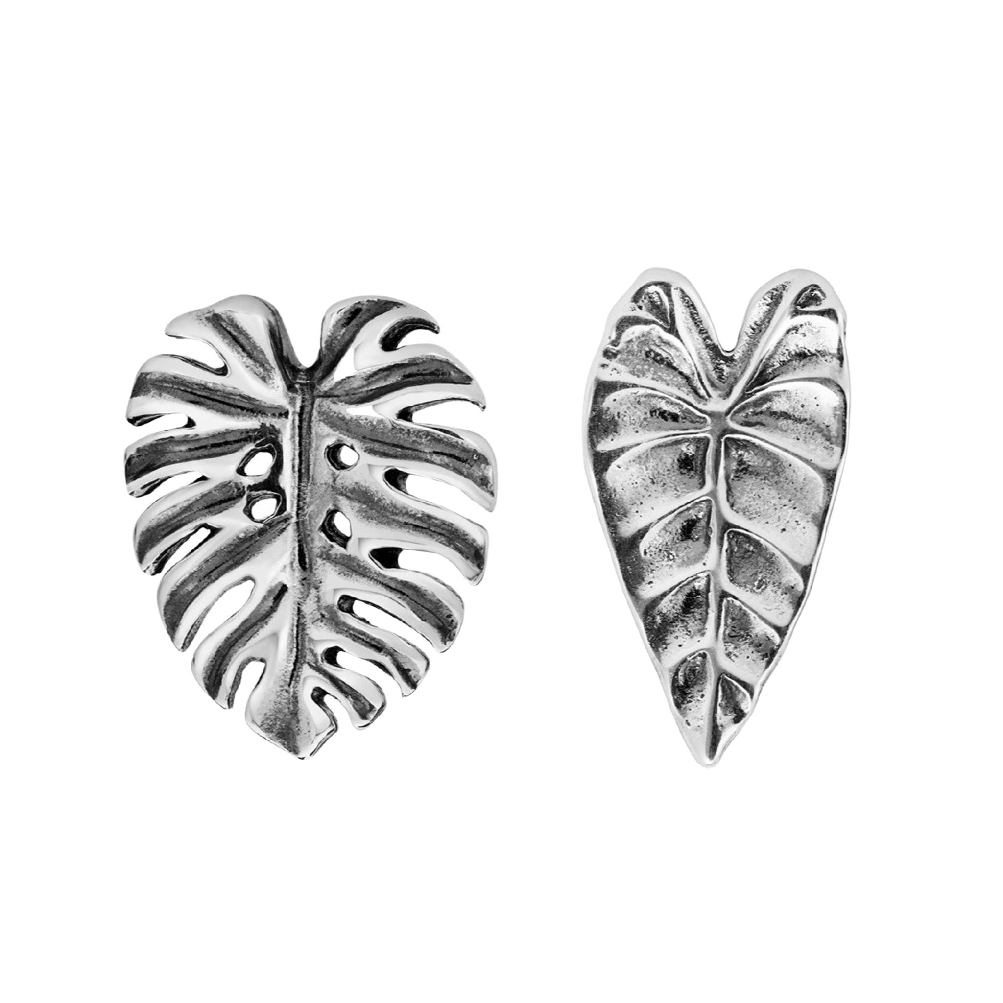 Monstera leaf offers earrings in sterling silver and moss agate. Tropical leaf earrings. Silversmith. Metalsmith. Unique jewelry.