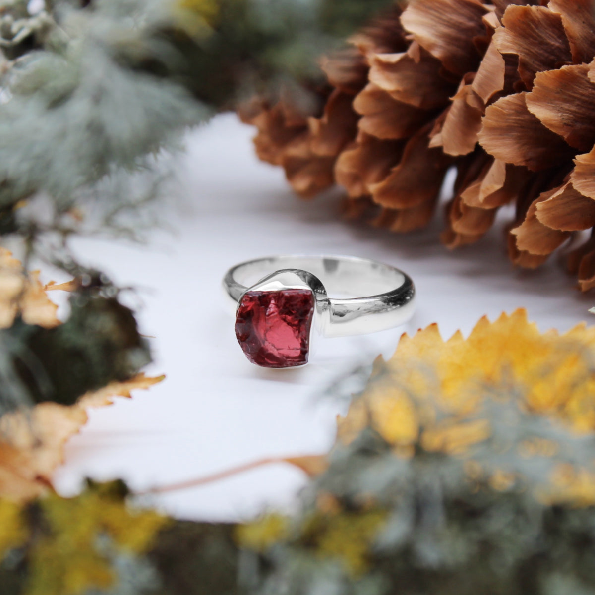 CRIMSON LEAVES - Sterling Silver & Garnet Ring - US 7