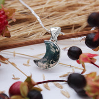 WOODLAND ECLIPSE - Sterling Silver & Moss Agate Necklace