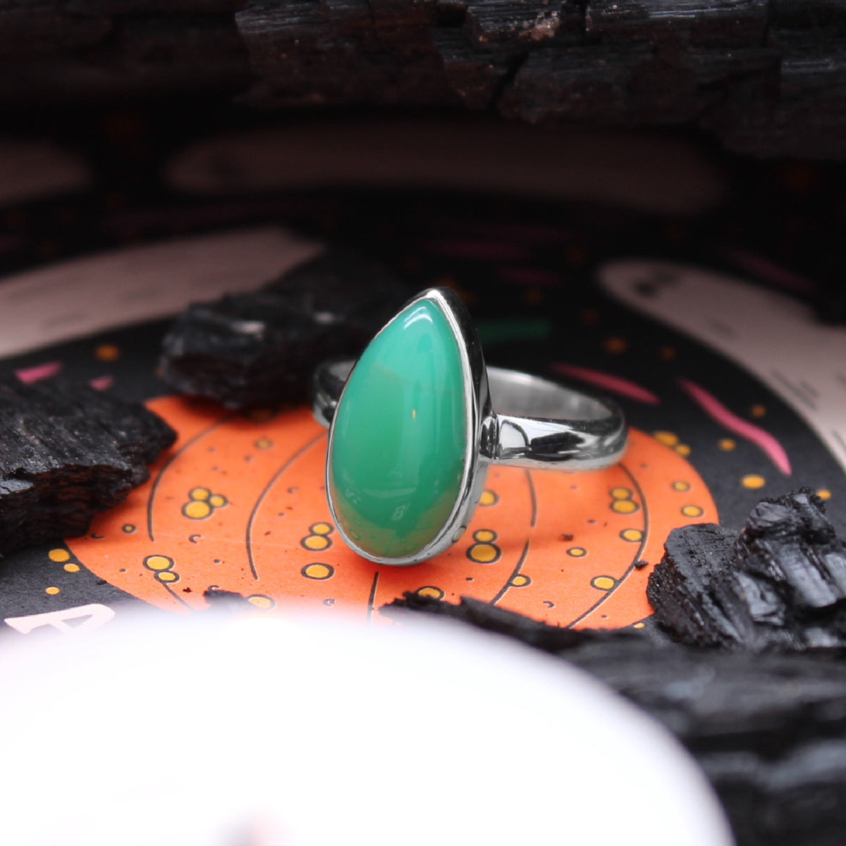 WOODLAND WITCH - Sterling Silver & Chrysoprase Ring - US 6