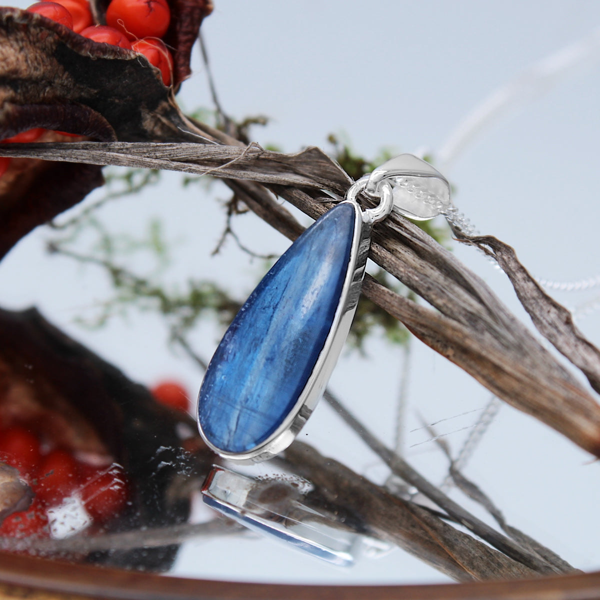 MIDNIGHT WATERS - Sterling Silver & Kyanite Necklace