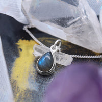 MIDNIGHT SKIES - Sterling Silver & Labradorite Necklace