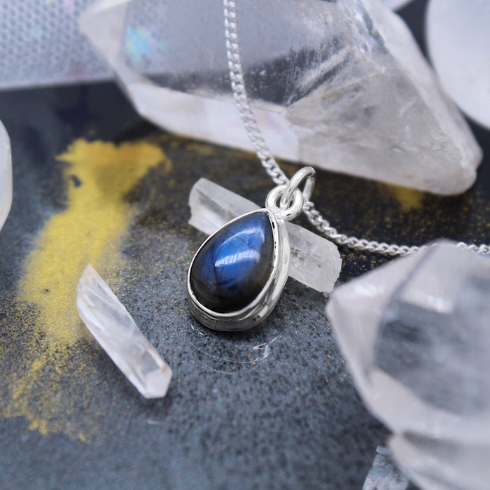 MIDNIGHT SKIES - Sterling Silver & Labradorite Necklace