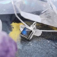 MIDNIGHT SKIES - Sterling Silver & Labradorite Necklace