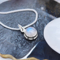 MOON GLOW - Sterling Silver & Moonstone Necklace