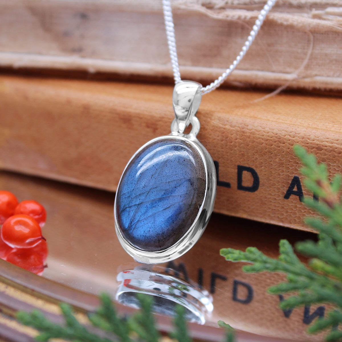 MIDNIGHT SKIES - Sterling Silver & Labradorite Necklace