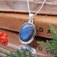 MIDNIGHT SKIES - Sterling Silver & Labradorite Necklace