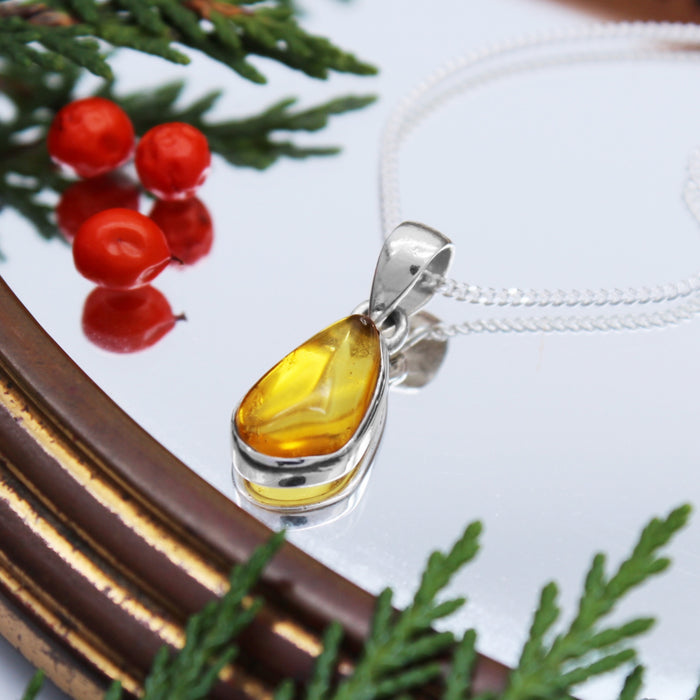 GOLDEN HOUR - Sterling Silver & Baltic Amber Necklace